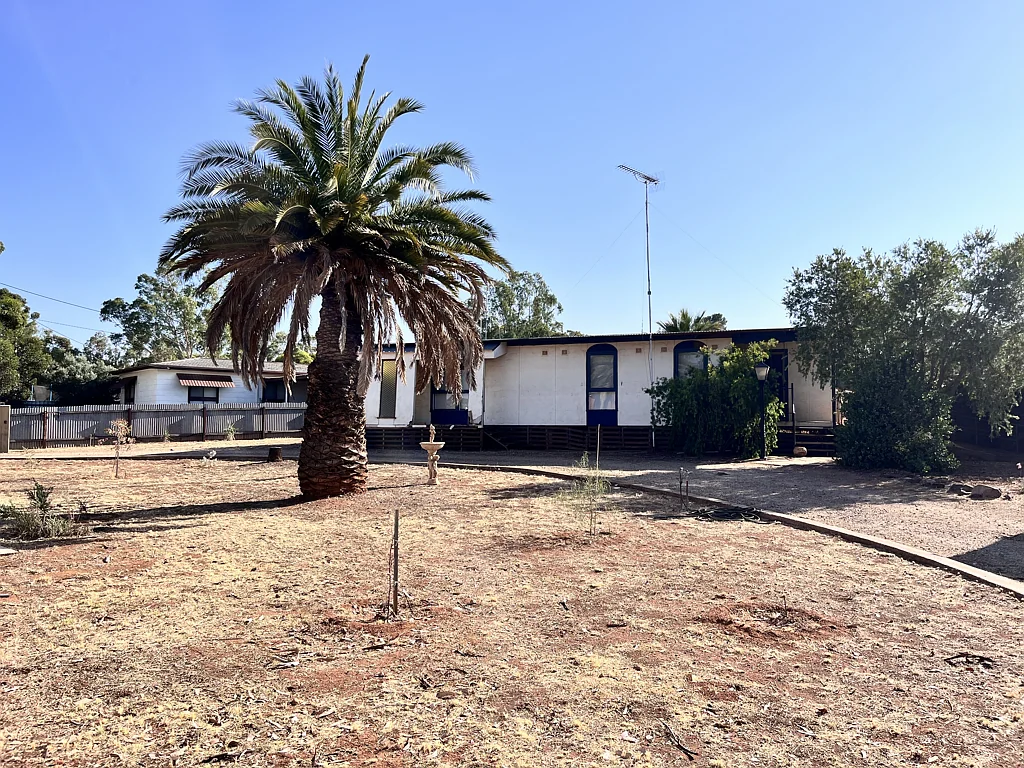 Peterborough 3कमरा Excellent Opportunity for a First Home or Investment!