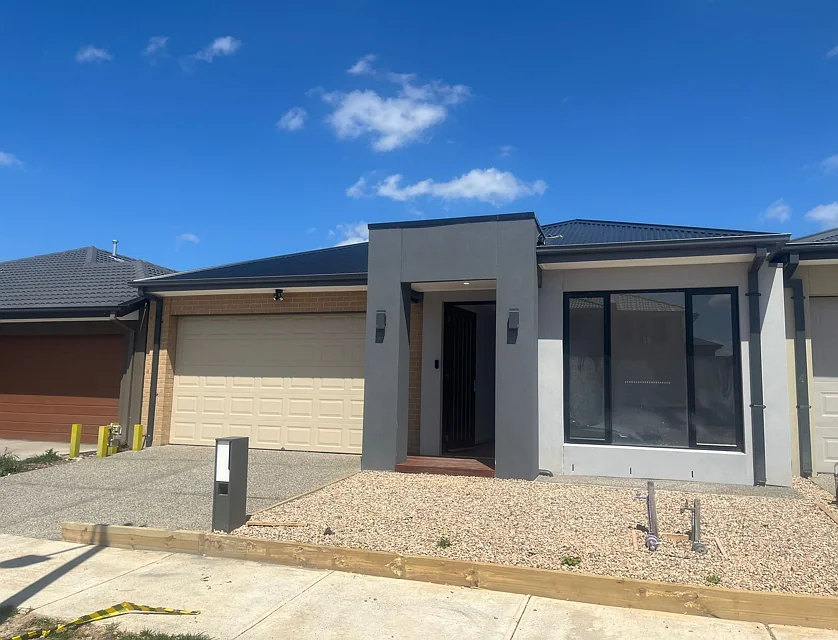 13 Brushton Street, Manor Lakes, South West Melbourne, 4 Kuwarto, 2 Banyo, House