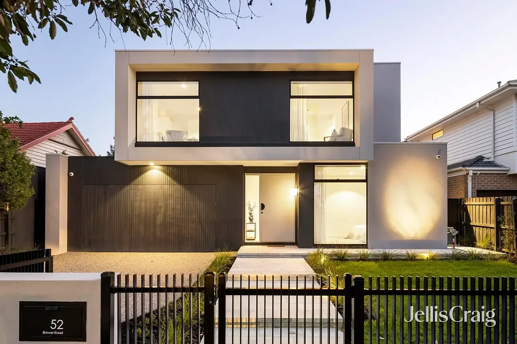 Bentleigh 4બેડરૂમ Contemporary refinement with poolside class