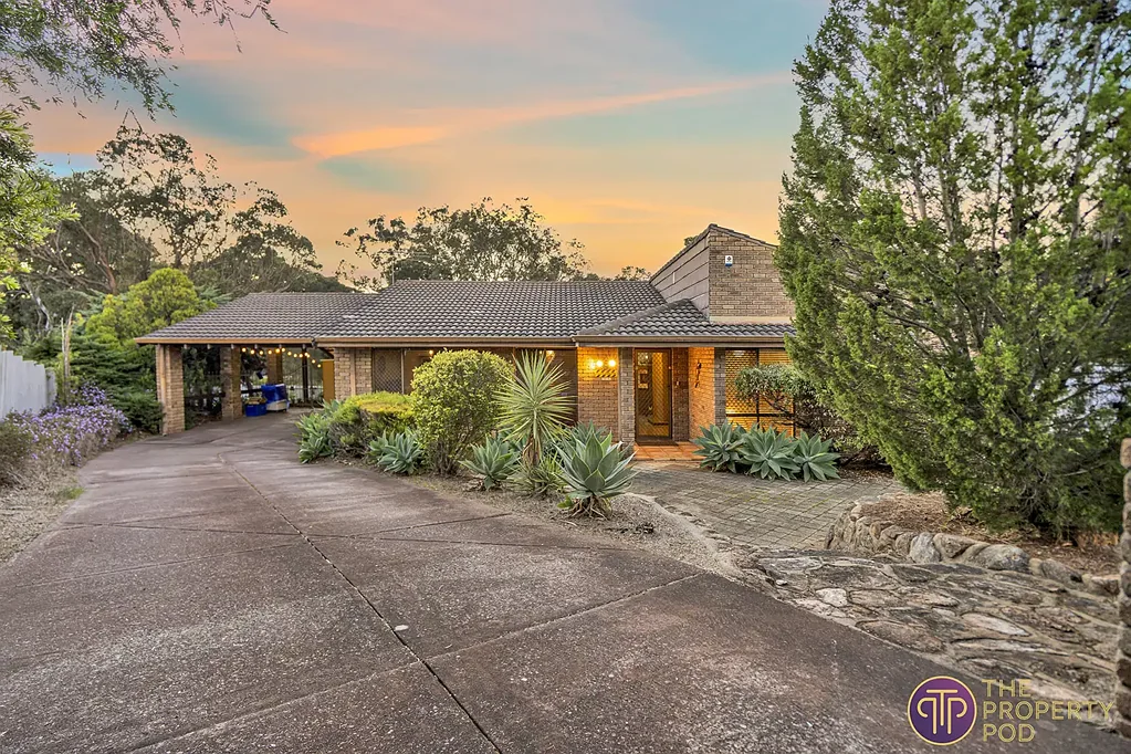 Forrestfield 4房  Split level living with R20/R40 zoning!
