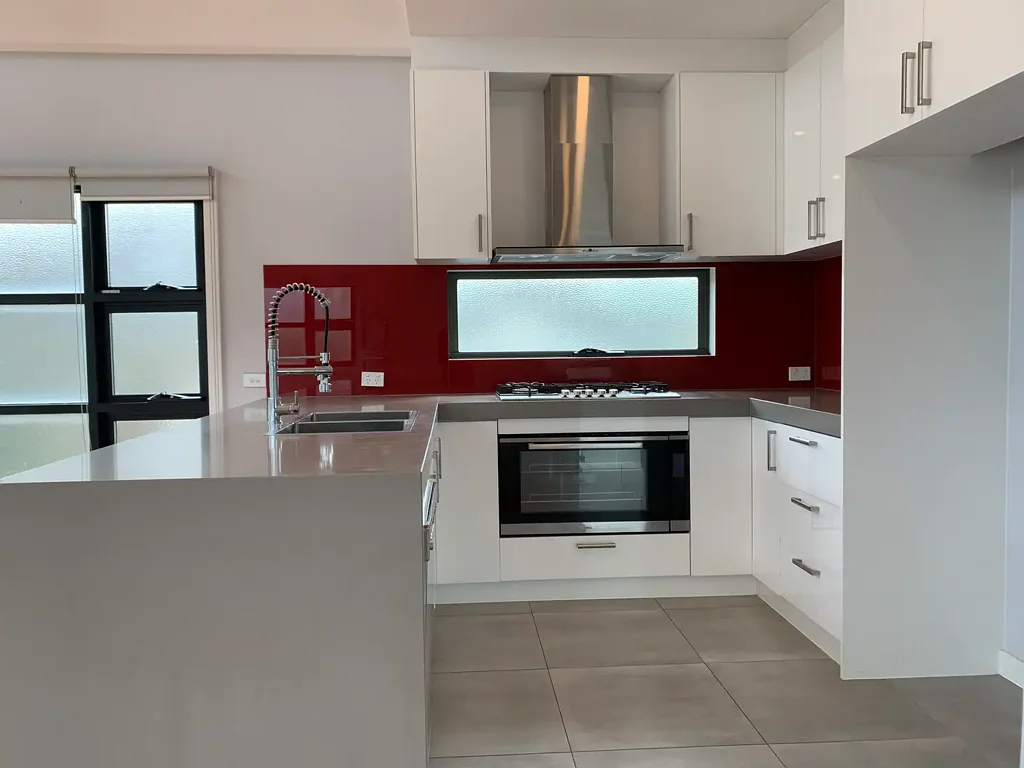 MODERN TOWNHOUSE YOU CAN'T MISS