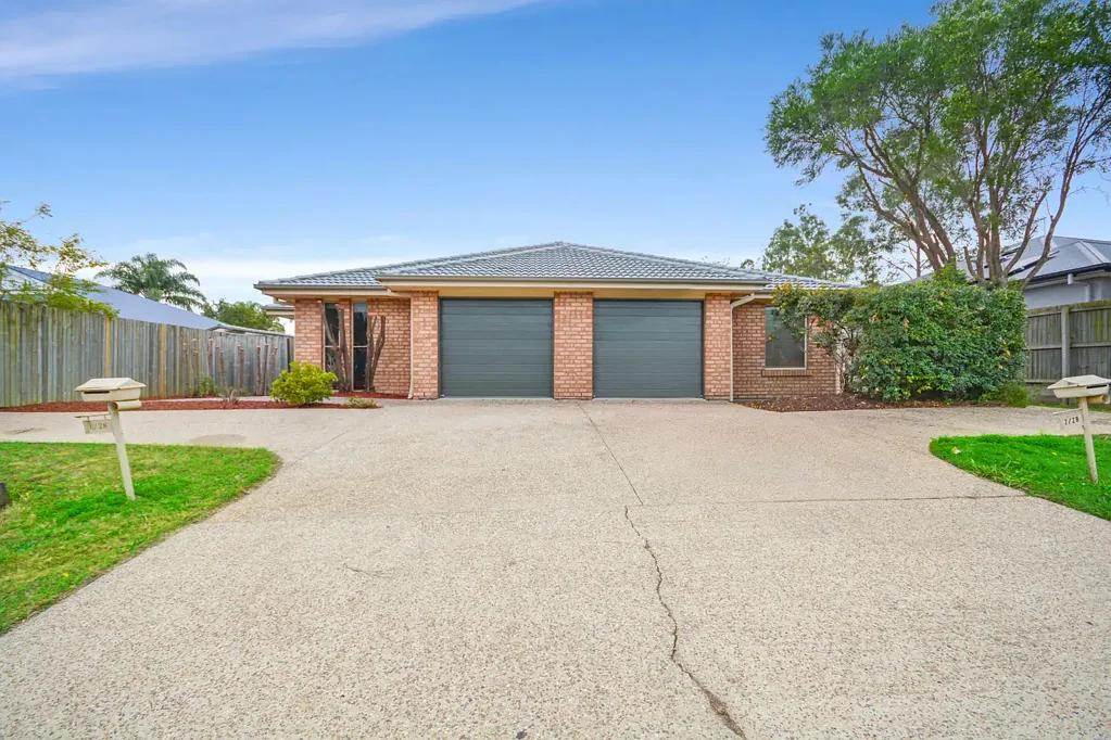 Collingwood Park 4غرفة نوم A Rare Find – Spacious, Immaculately Maintained