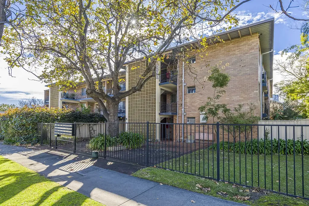 South Perth 2Phòng ngủ Opportunity in the perfect location