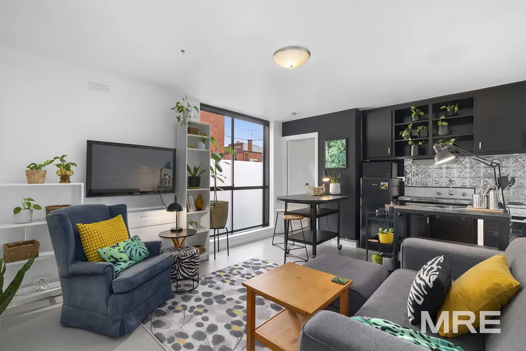 Groovy furnished pad in prime location
