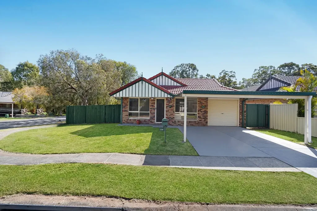 Tingalpa 3房 全幅地494m²转角  全新厨房浴室  开放式生活空间  稀有房车车位  小屋储物空间  雨水桶环保  学区房优选  Gateway快速通道 Fully Renovated Gem in Sought After Location!