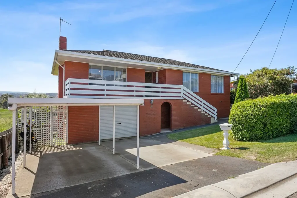 Swansea 3Zimmer Updated Family Home With Options!