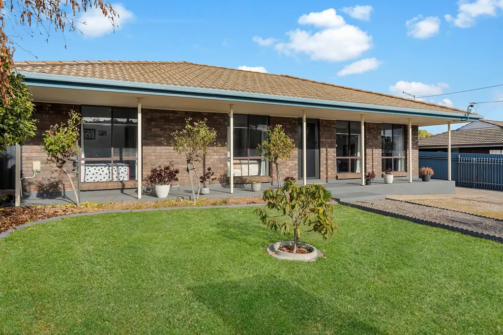 Newnham 3房  Stunning Family Home, 3 bedrooms plus large Rumpus that doubles as a garage