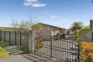 12 Coates Road, Cockle Bay, Manukau City