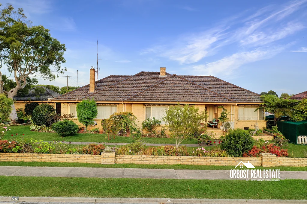 Orbost 3બેડરૂમ TIMELESS BRICK HOME, PROMINENT LOCATION.