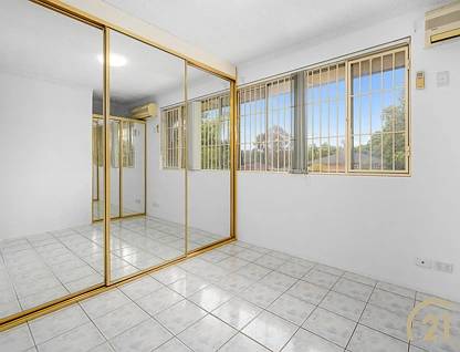 9/2-6 Waterside Crescent, Carramar, NSW 2163, 2房, 1浴, 城市屋