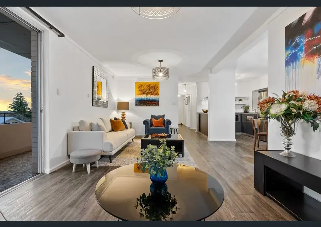 PENTHOUSE LIVING - STYLISH FULLY FURNISHED SKY HIGH APARTMENT