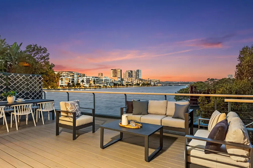Wentworth Point 3कमरा A Rare 255sqm Waterfront Sanctuary