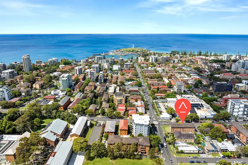 Wollongong 2房 内城区安保社区 12户独享 精美翻新 海滩步行可达 现代厨房精致浴室 开放式生活区 私人阳台 光线充足 Stylish Apartment in Prime Wollongong Location