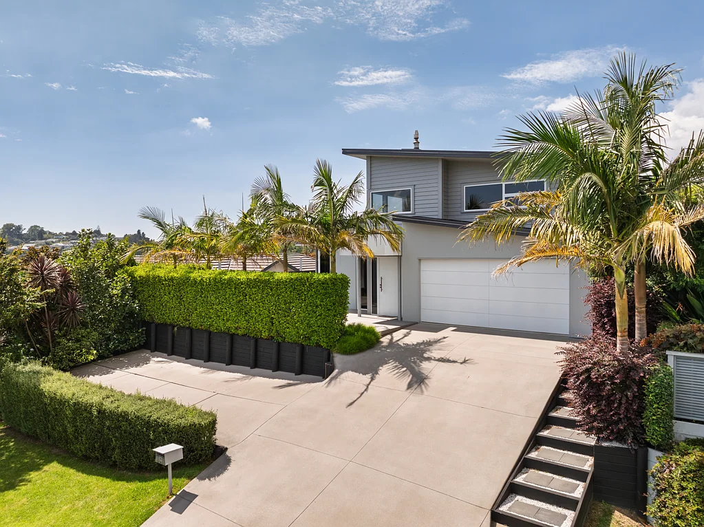 Bethlehem 4房  Bethlehem luxury with Triple Car Garaging