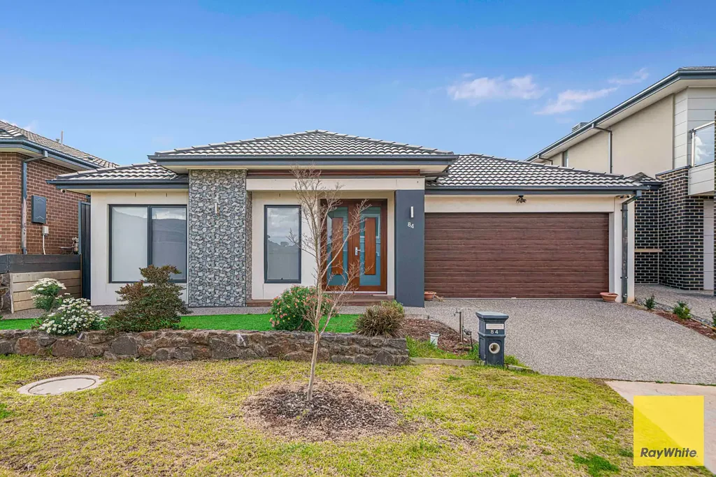 Exceptional Family Living in Truganina Location!