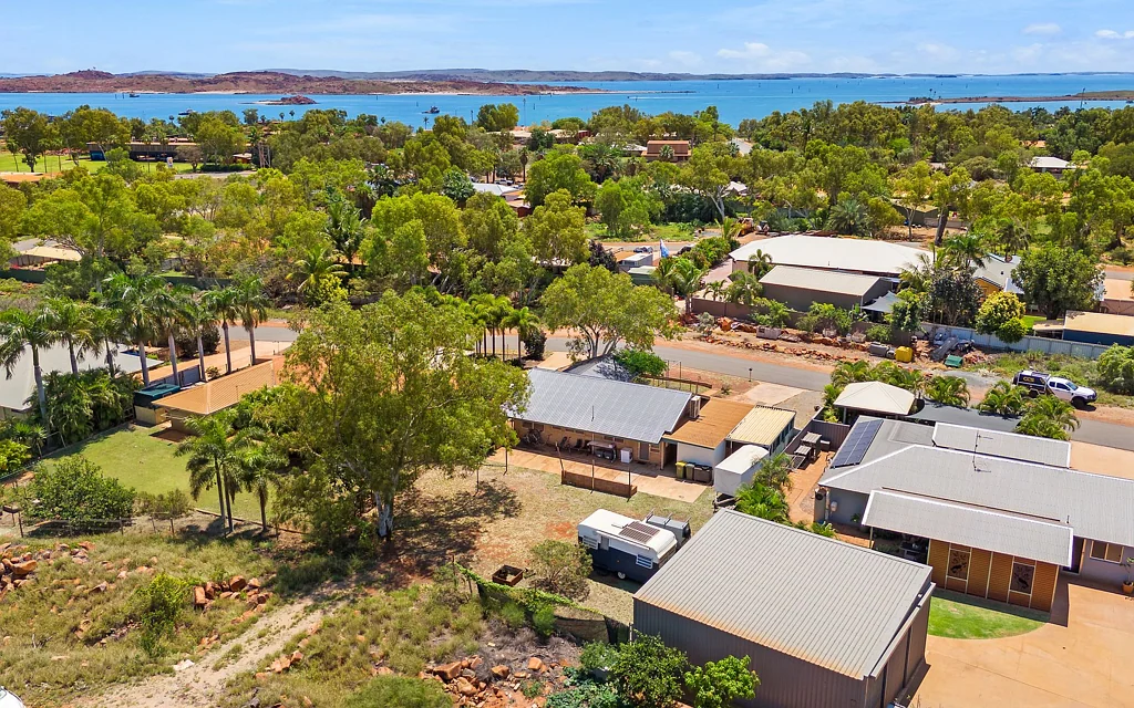 8 Berkeley Crescent, Dampier, WA 6713