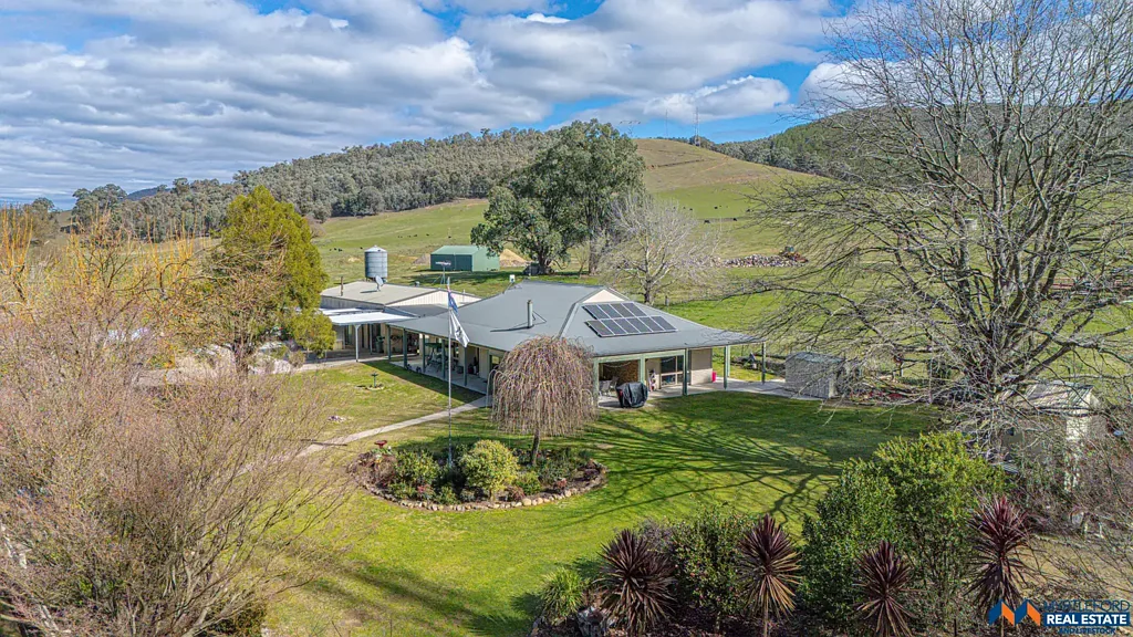 Myrtleford 3બેડરૂમ Private Home with Creek Frontage