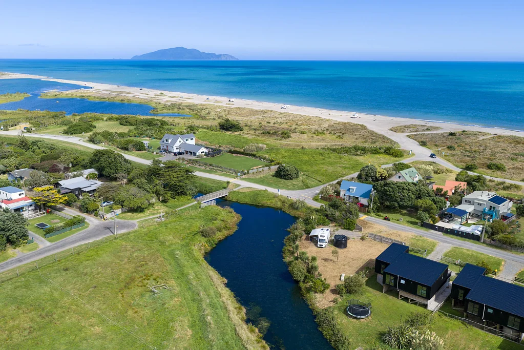 Otaki Beach Freedom & Versatility!