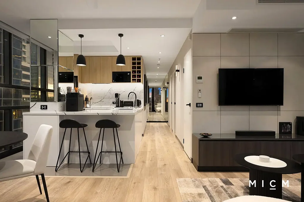 Melbourne 2 Bedroom Breathtaking Renovation with Commanding 270 Degree Views