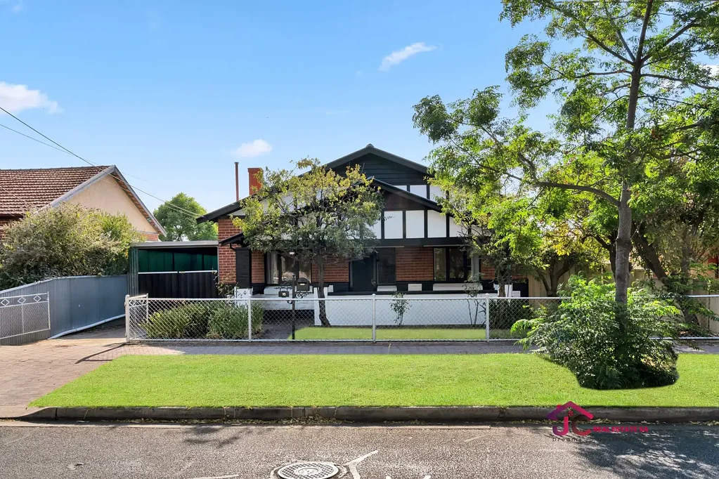 Prospect 4Kwarto JC Real Estate SA presents Circa 1920s Bungalow – A Timeless Treasure with Endless Possibilities