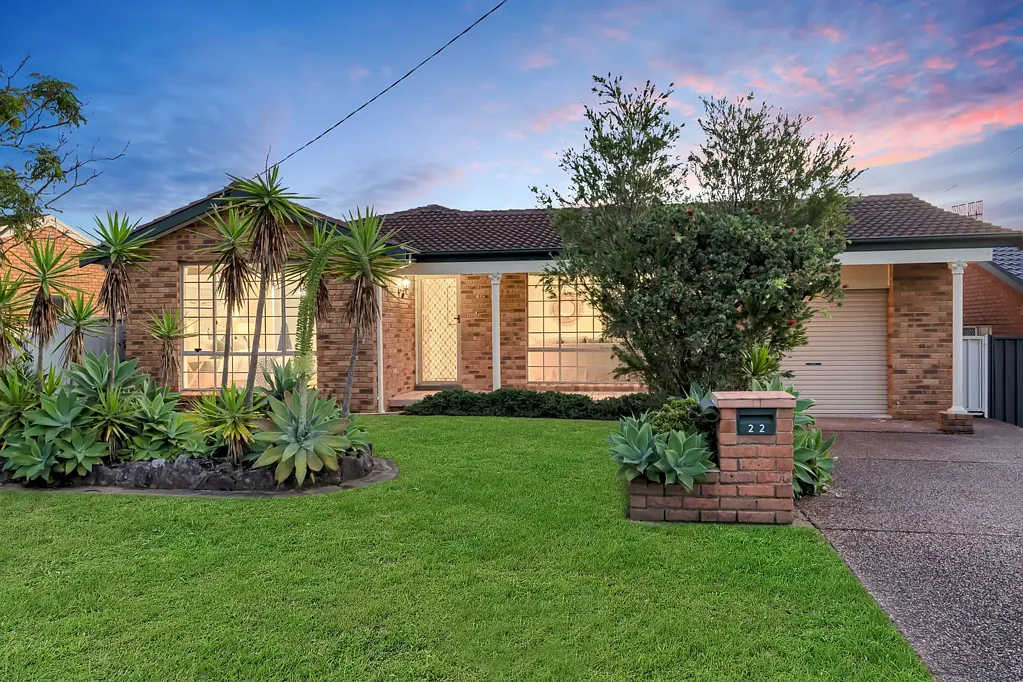 Bateau Bay 3 Bedroom Comfort, Convenience & Contemporary Updates