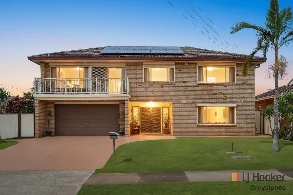 Greystanes 4Kwarto MUCH LOVED FAMILY HOME IN POPULAR BLUE RIBBON CORNER!!! OPEN SATURDAY AT 1:15PM