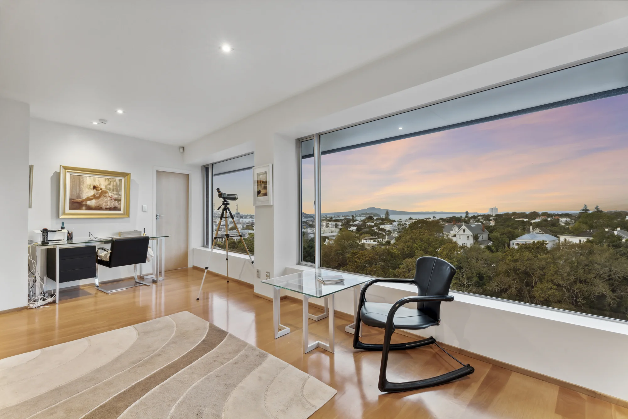 Parnell 1 Bedroom It’s all about the view!