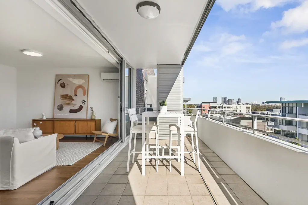 Rhodes 2 Bedroom Space & Sunlight in Prime Rhodes Location