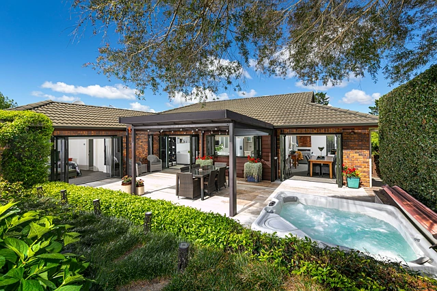 3 Admirals Court Drive, Greenhithe, North Shore City