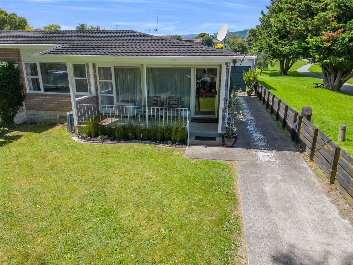 34 Alexander Road, Raumati Beach, Kapiti Coast, 2 Schlafzimmer, 1 Badezimmer