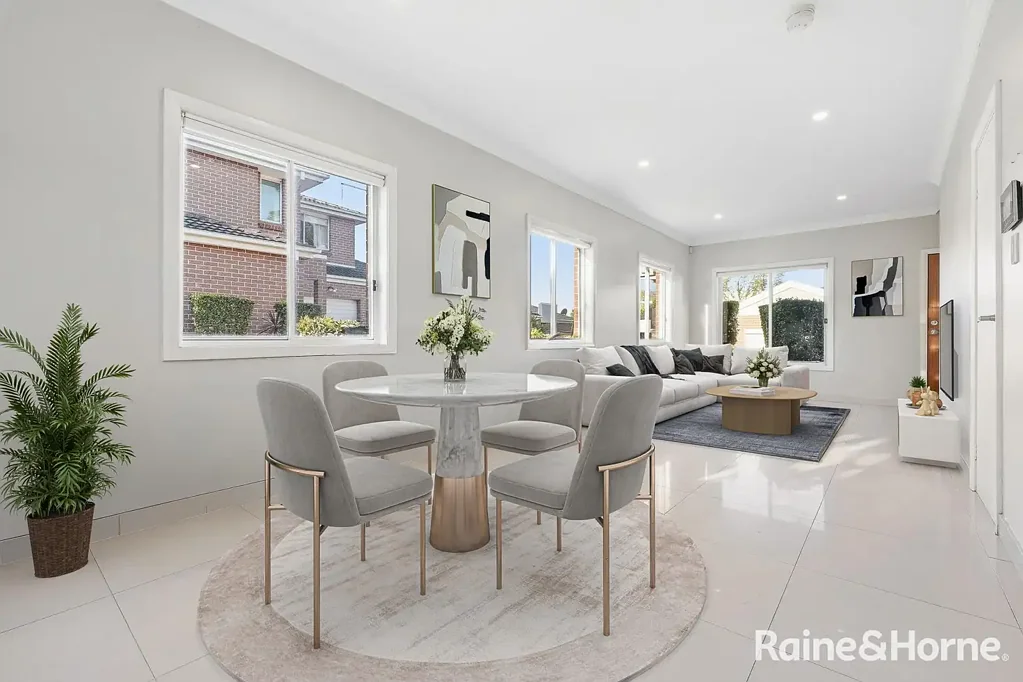 South Wentworthville 3 Slaapkamer Modern Townhouse | Spacious Living | Convenient Lifestyle