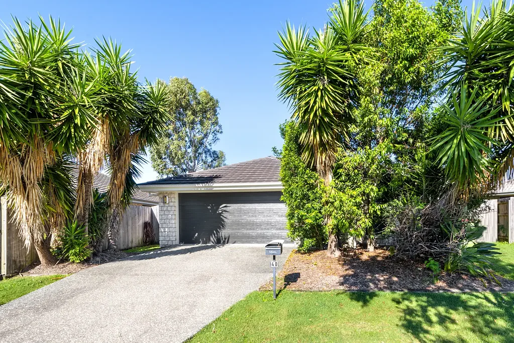 Pimpama 3房  Stylish Family Home - Modern Comfort & Convenient Location