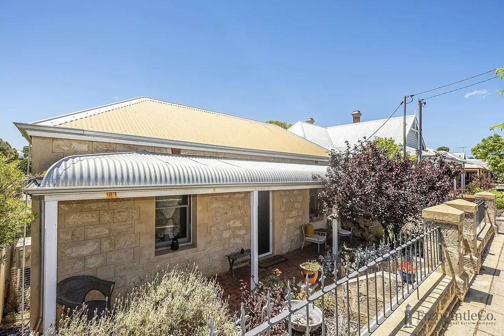 South Fremantle Cottage - 3 MONTH LEASE