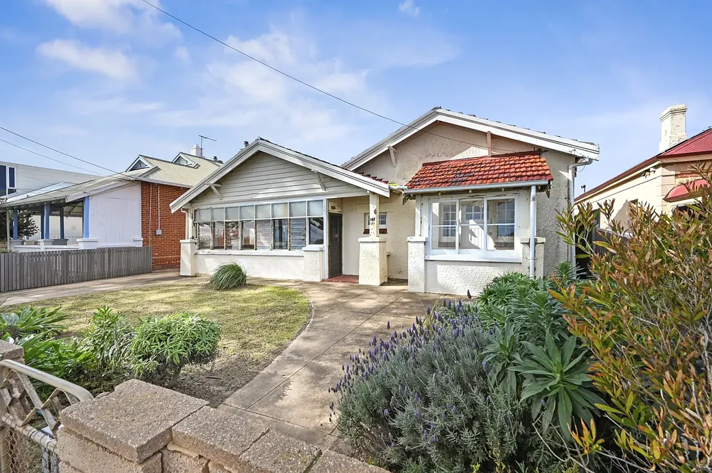 Largs Bay 4chambre Position, Potential & Possibility