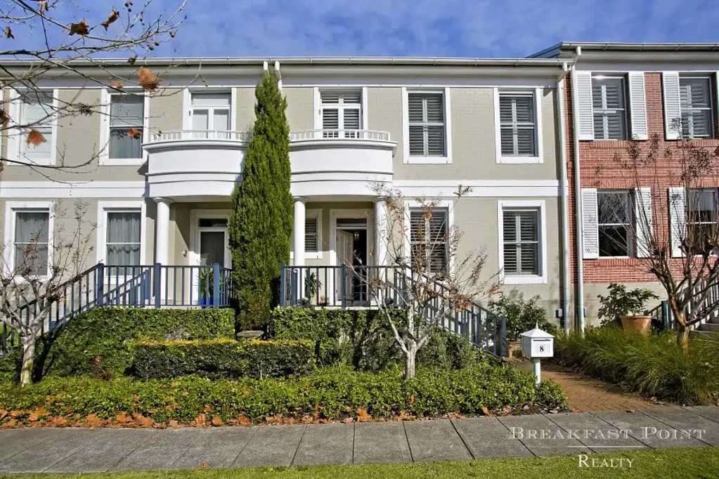 OVERSIZED THREE BEDROOM FAMILY HOME