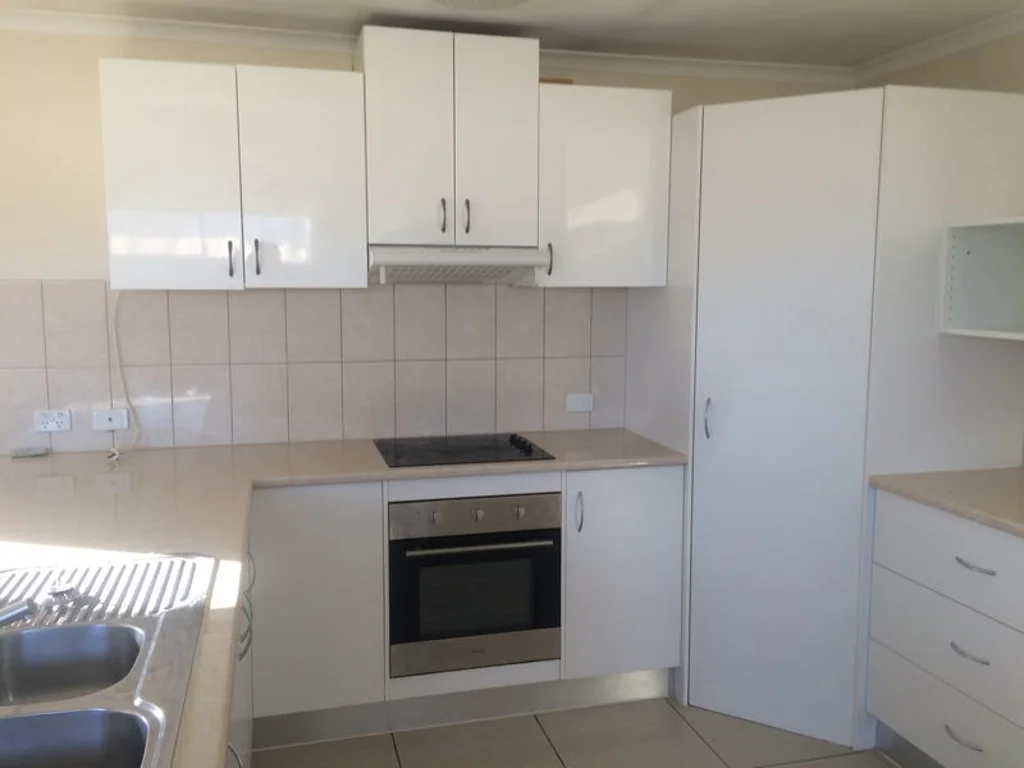 Ceduna 4غرفة نوم Ceduna, 4 Bedroom house with ensuite, 12 years old