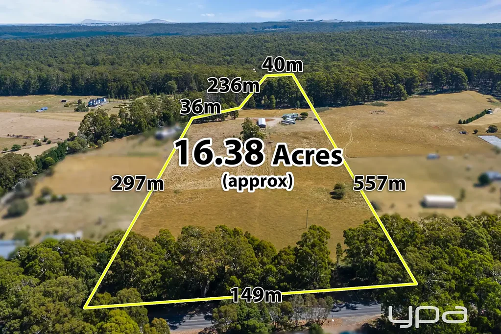 Korweinguboora 3 Slaapkamer RARE OPPORTUNITY ON 16.38 (approx.) LAND