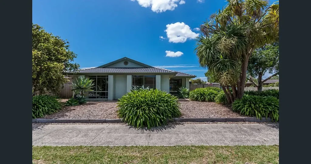 ✨ Stylish Family Home in a Convenient Location!