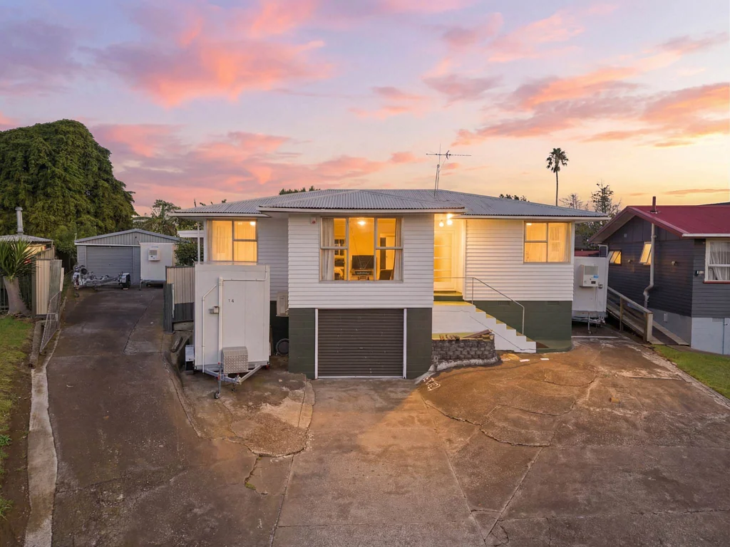 Mangere 4ห้องนอน $300k below CV-First time on the market in 37years