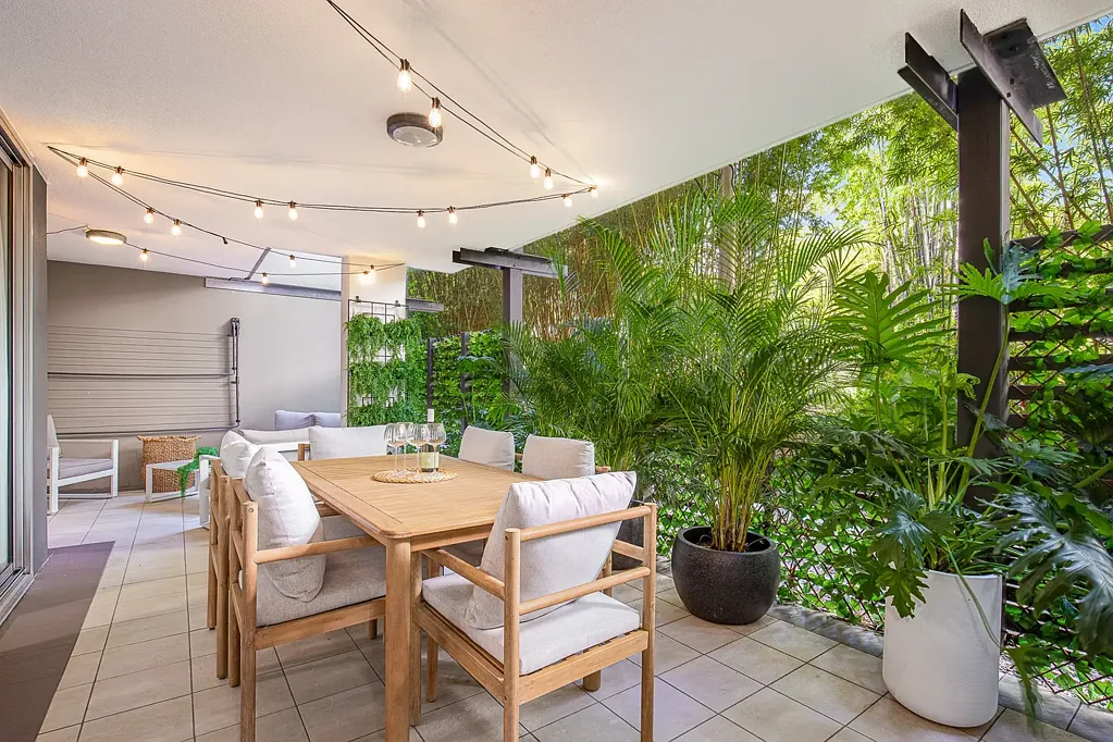 Bowen Hills 3 Bedroom Spacious 125m2 Ground-Floor Apartment with 3 Bedrooms & 2 Car Spaces