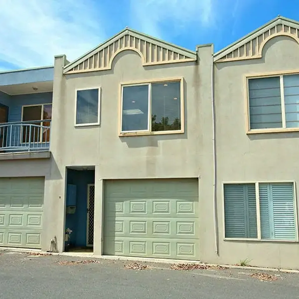 Charming Home in the Heart of Kensington!