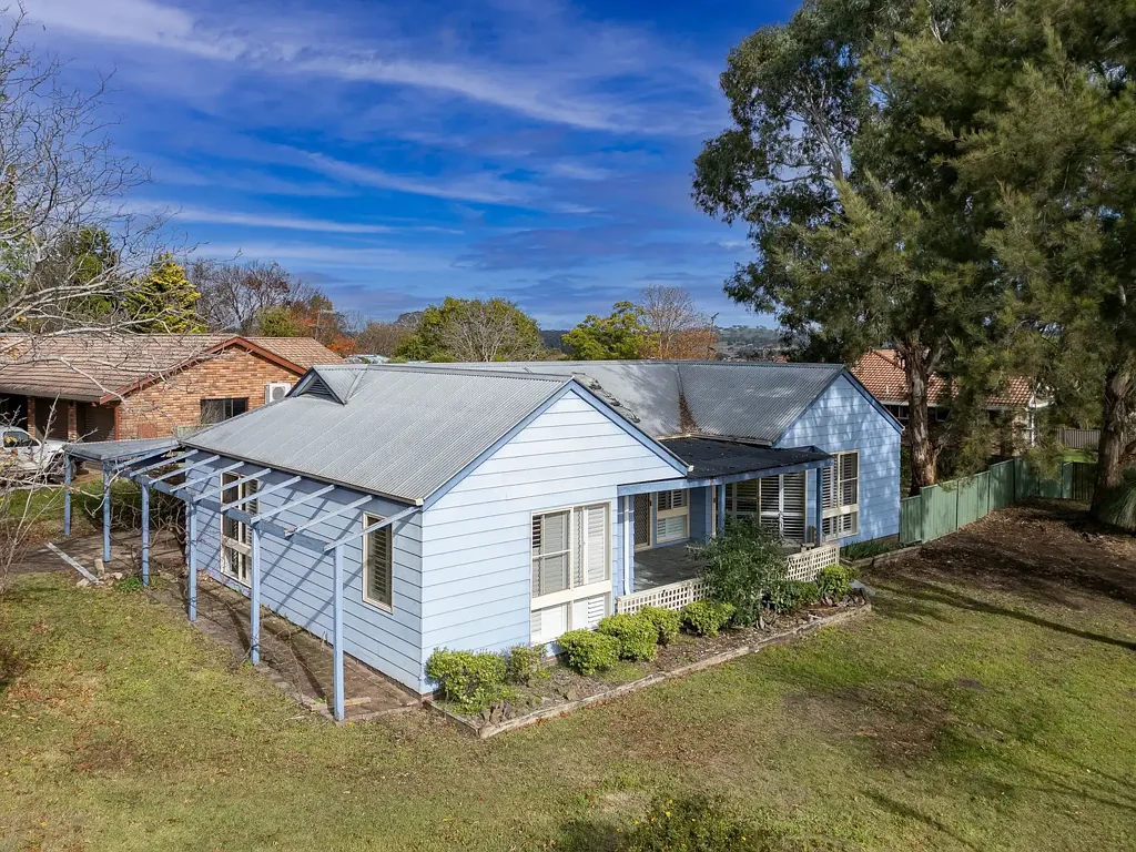 SPACIOUS 2-BEDROOM HOME IN A SOUGHT AFTER LOCATION