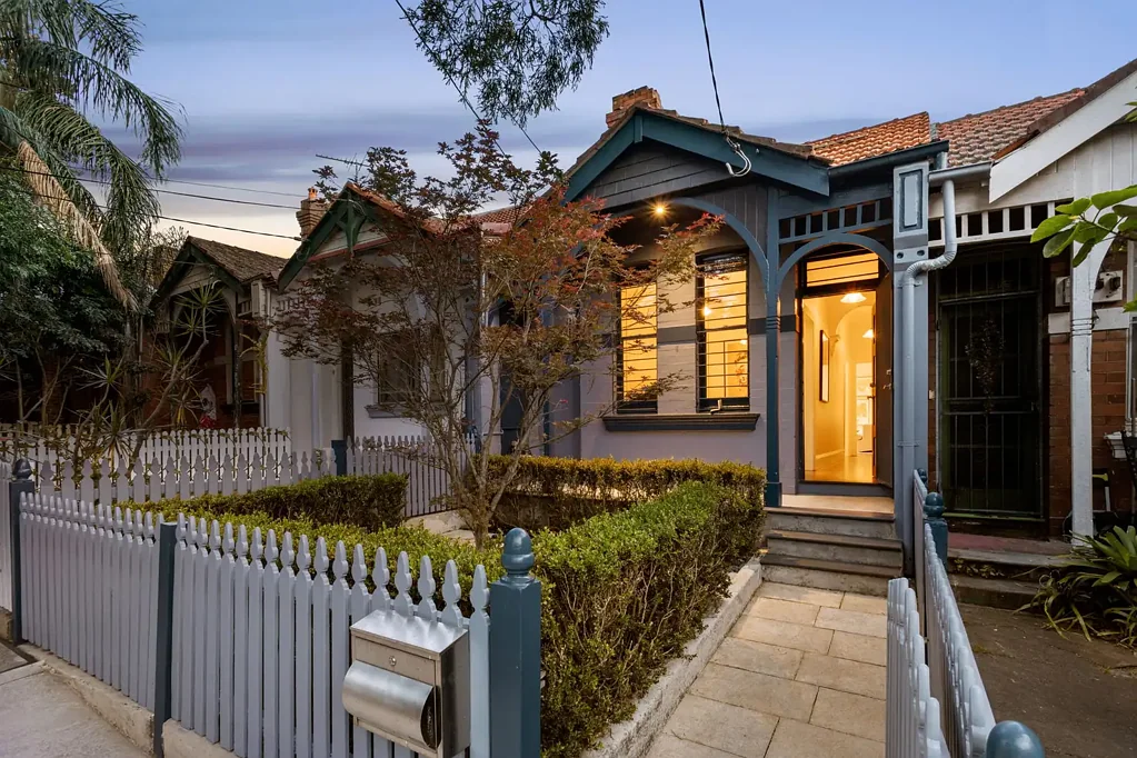 Newtown 4Habitaciones Discover a Private World of Space, Light & Style