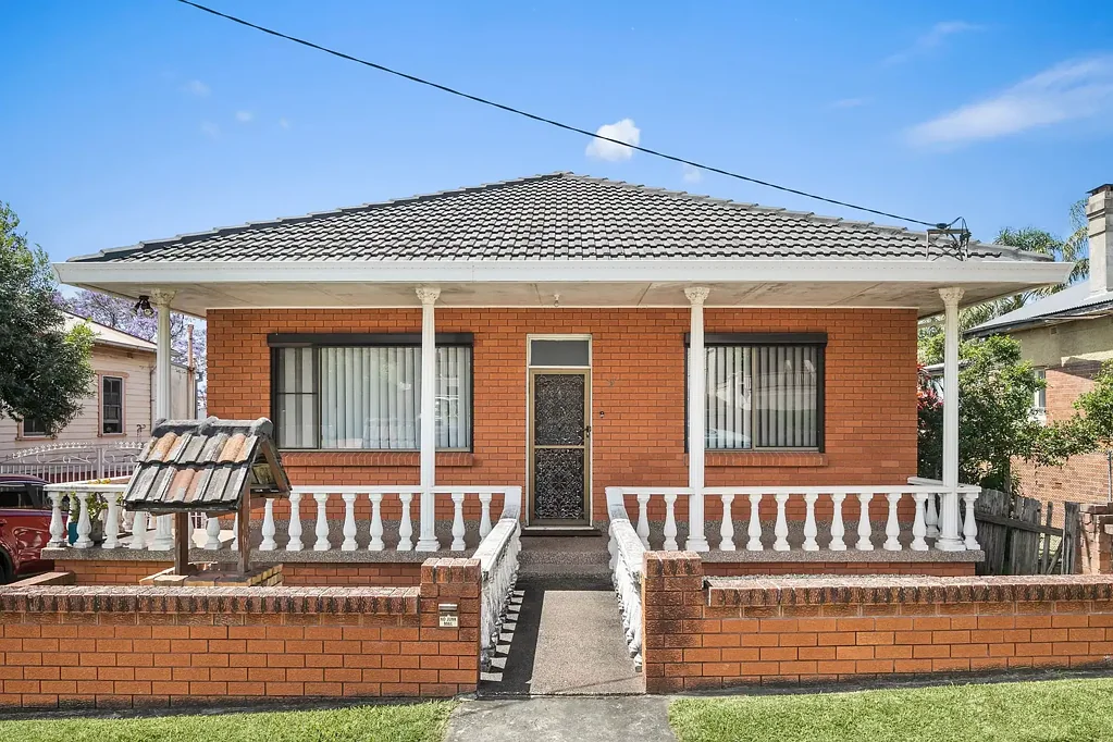 Wollongong 4ਬੈੱਡਰੂਮ A Rare Offering of Space, Scale & Convenience