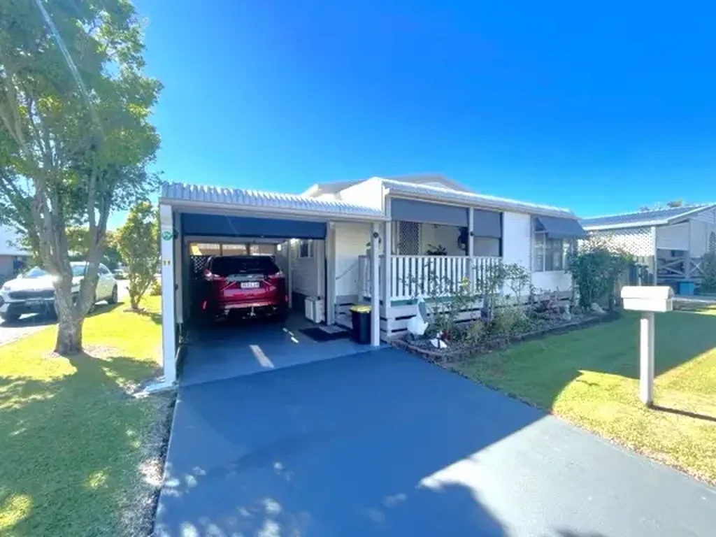 Urangan 2 Bedroom Coastal Living Made Easy - Beautiful Home in Over 50's Lifestyle Village