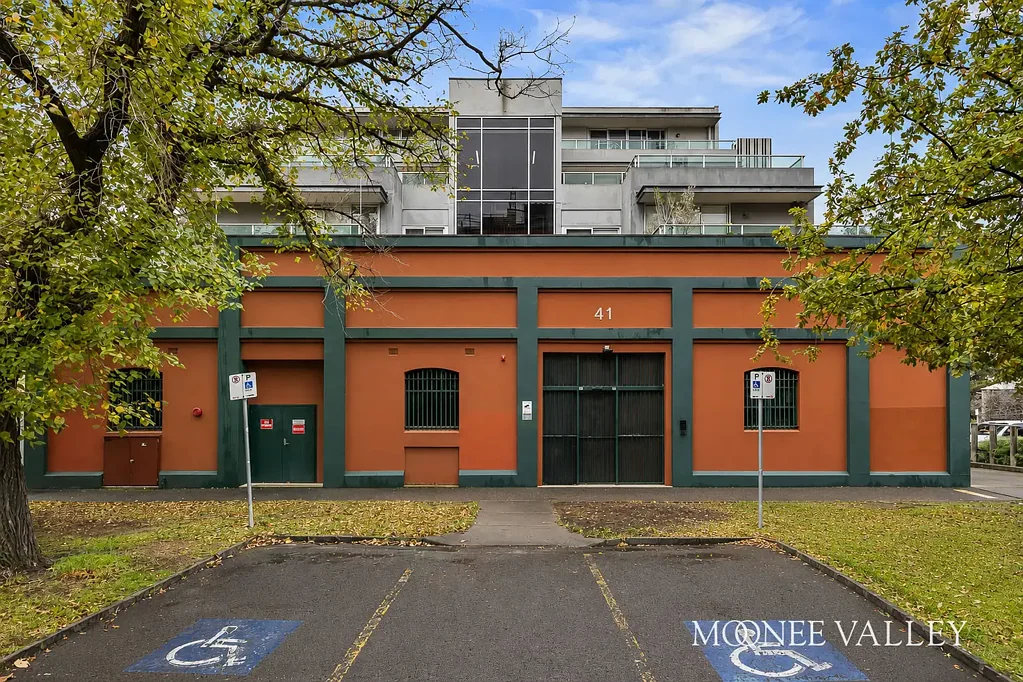 Footscray 1Moenga Riverside Living with City Views in Footscray’s Premier Lifestyle Pocket