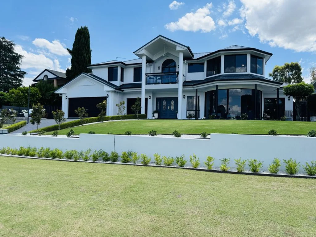 36A DALKEITH AVENUE, Lake Albert, NSW 2650