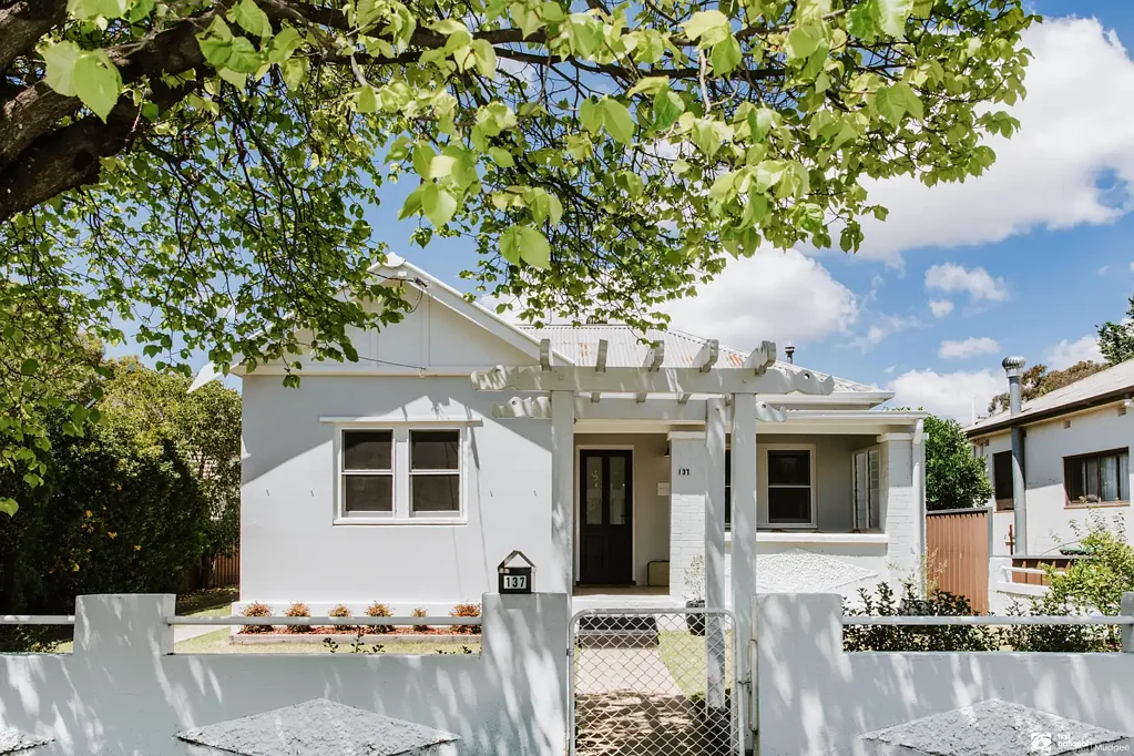 FULLY FURNISHED LIFESTYLE RETREAT READY TO MOVE IN