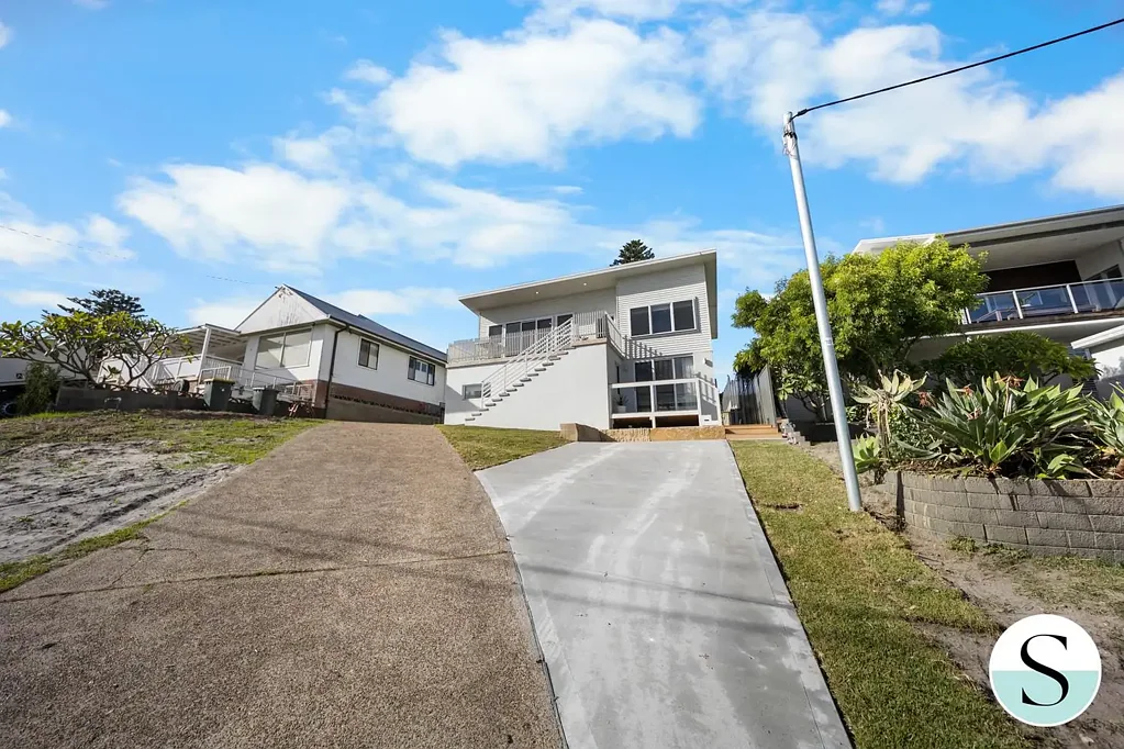 Coastal Style & Contemporary Comfort in Swansea Heads