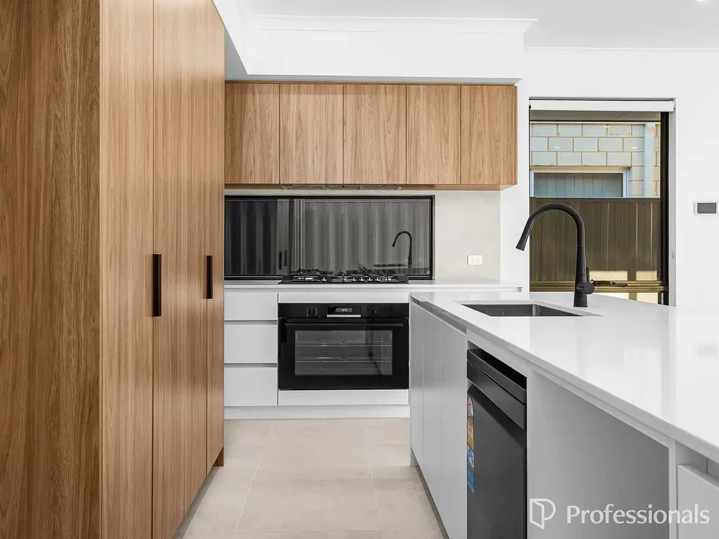 3x2 HOME + 1x1 STUDIO